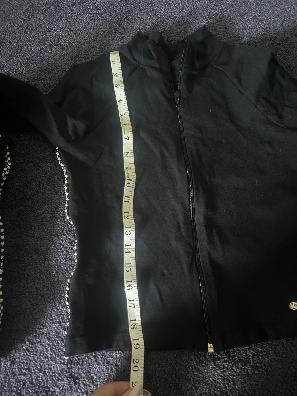 Black Chain-Trim Flared yoga Set - Picture 14 of 16